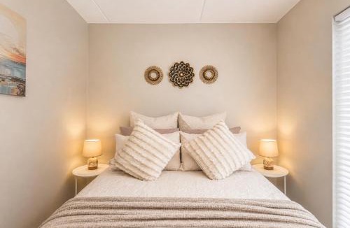 Mykonos Apartment | Arch House Langebaan - Modern Stay Near Beach & Club Mykonos
