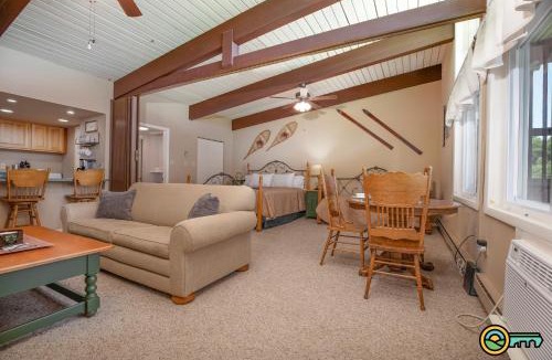 Mount Jackson House | Aspen East Unit #135: Logan Lodge