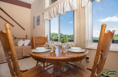 Mount Jackson House | Aspen East Unit #135: Logan Lodge