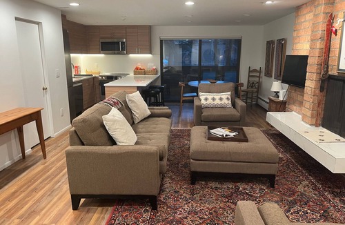 West End Apartment | Aspen West End 2 Bdrm/2 Bath Apartment