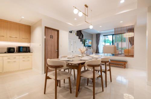 Patong Villa | At Bangla Patong Pool Moon villa