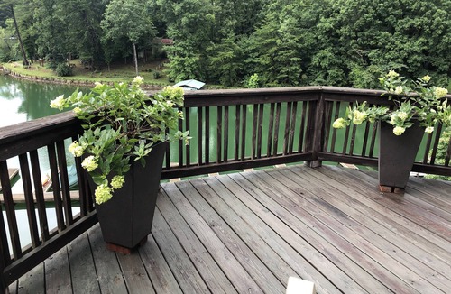 Morganton House | At home by the lake, enjoy nature and experience peace