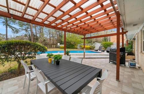 Decatur House | Atlanta Private Pool Retreat 5BR Home Sleeps 14