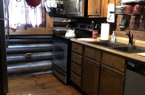 Hendersonville Cabin | Authentic Log Cabin. Beautiful authentic log cabin