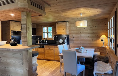 Grindelwald Ski Chalet | Authentic, luxuriously renovated Chalet rented as a whole (air-conditioning)