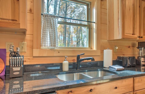 Skyland House | Baby Bear Cabin on Bearwallow Mountain | Hot Tub, Fire Pit, EV Charger