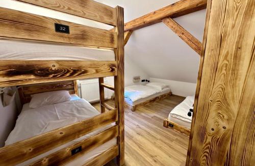 Kropa Hostel | Bajta Kroparica