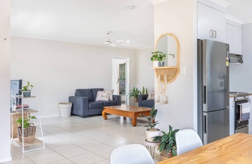 Pialba House | Bay Breeze Easygoing Beachside Living for Families
