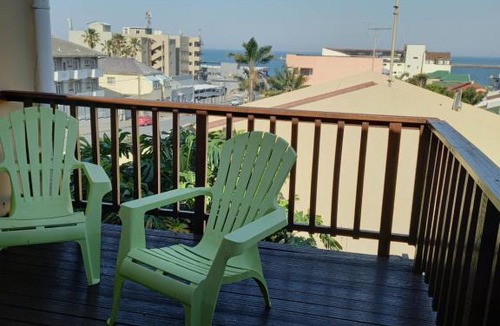 Quigney Beach Apartment | Beach Front Villa Self Catering Apartment