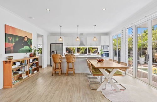 Casuarina House | Beach Hideaway - 100m from the beach