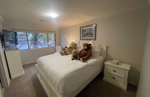 Helensvale Bed & Breakfast | Beach House on the Gold Coast Canal - Room 3