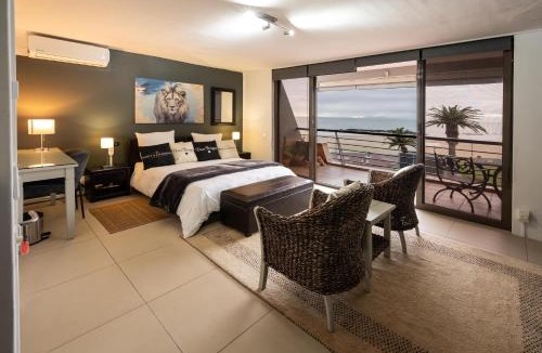 Gordons Bay Central House | Beach2Anchor, Beachfront 4 bedroom condo with Jacuzzi