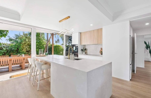 Wurtulla House | Beachfront Luxury Villa & Pool