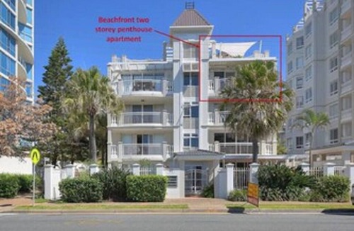 Broadbeach House | Beachfront two storey penthouse apartment. Family friendly. Spectacular views!