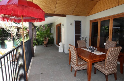 Newell Bed & Breakfast | Beachside Bali inspired tropical retreat with large heated Saltwater pool.