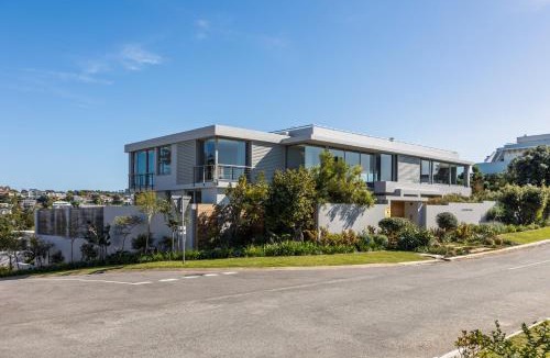 Robberg Beach Villa | Beachy Head Villa - 100m from the beach