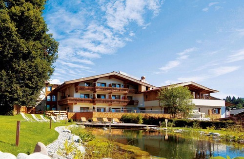 Reith bei Kitzbuehel Apartment | Beautiful apartment for 5 guests with WIFI, hot tub, TV, balcony and parking