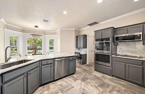 Austin House | Beautiful Gated Home - Pool, Entertainment Area, Large Lot!