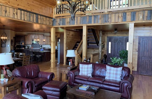Pisgah Forest House | Beautiful Mountain Views - 5BR & 4.5 Bath - Grand Home on 2 Acres, Best Location