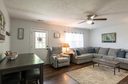 Kodak Apartment | Beautiful Mountain View Place w Exclusive Hot Tub
