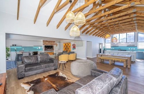 Langebaan House | Bessie on Vondeling - Relax in Style at Bessie, Langebaan's Coziest Holiday Home