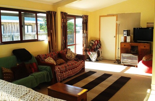 Te Kaha House | BIG FISH BACH close to beaches and excellent fishing