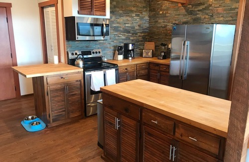 Northeast Carmel House | Big Sur-Style Lodge in Carmel - PANORAMIC VIEWS! Hot-Tub, Game Room/Pool & Dogs