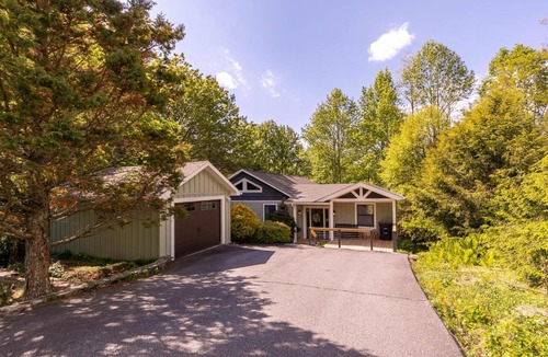 Blowing Rock House | Bigfoot Bungalow