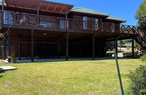 Brenton-on-Sea House | Birdsong Your Brenton-on-Sea home-away-from-home