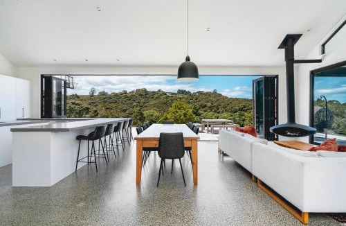 Tawharanui House | Bishop's Lane