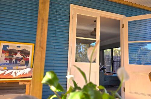 Bonogin House | Blue Horizon, Couple's GC Hinterland retreat