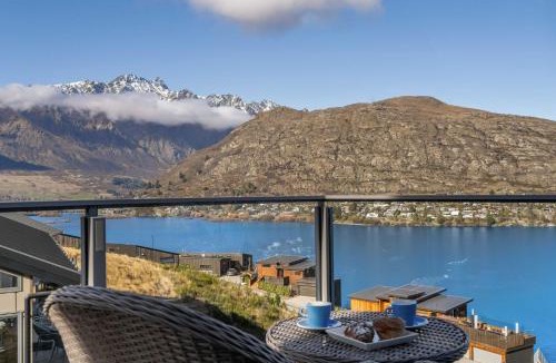 Frankton House | Bluewater Views