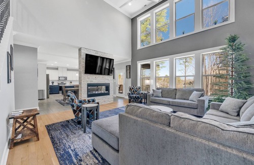Catawba House | Brand New Lakefront on Lake Norman | Free Pedal Boat
