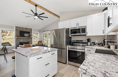 Charter Hills Cabin | Brand New! Luxury Beech Mountain Cabin minutes from Ski Resort