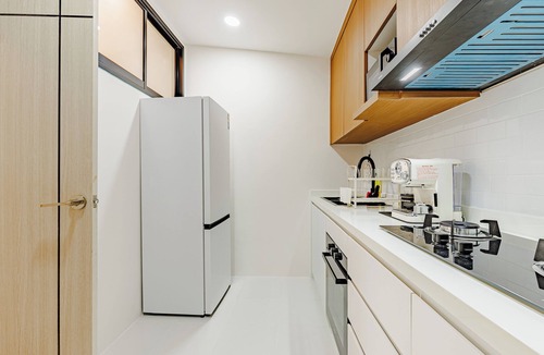 Si Sunthon House | Brand New Modern and recently upgraded 2BR Home - 12 mins to Boat Ave