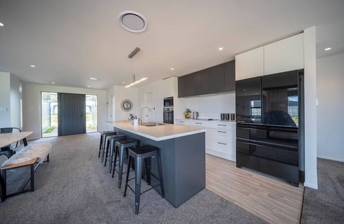 Te Anau House | Breaksea Basecamp - Te Anau Holiday Home