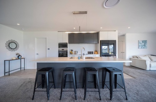 Te Anau House | Breaksea Basecamp - Te Anau Holiday Home