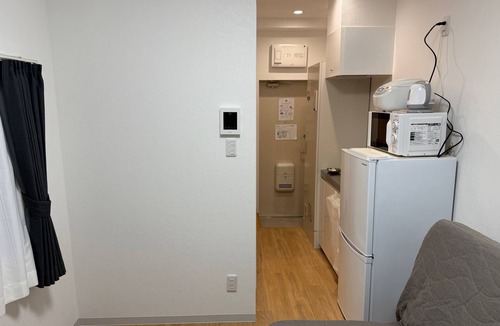 Setagaya Apartment | Bright and Energizing Yoga Home - Quick and Easy Shibuya Access!