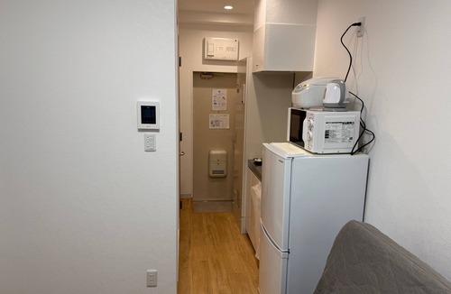 Setagaya Apartment | Bright and Energizing Yoga Home - Quick and Easy Shibuya Access!