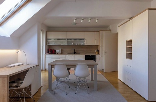 Bled Apartment | Bright apartment with balcony and mountain view