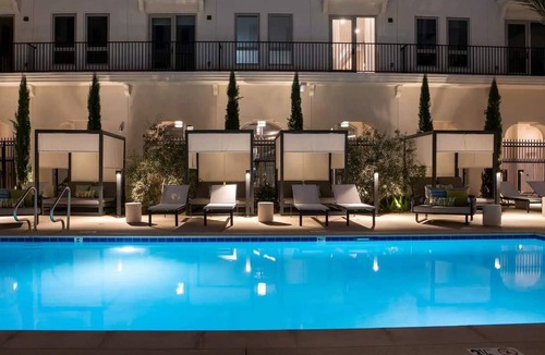 San Bernardino County Apartment | Bright King 2B2B｜Pool & Spa｜Smart 4K TVs in all Rm