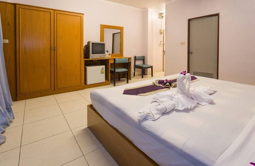 Nanai Road House | Bucintoro Restaurant & Guesthouse Belvedere - Central Double Room with Ac & Wifi