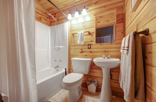 Ellijay Cabin | Buck Valley Retreat-Hot Tub,Fire Pit,Pool Table