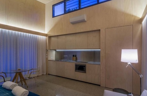 Byron Bay Apartment | Buhwi Bira Byron Bay Studio – Boutique Central Garden Retreat with Bath
