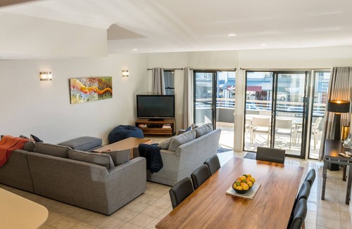 Byron Bay Apartment | Byron Bay Accom - Absolute Solace - 2/8 Lawson St