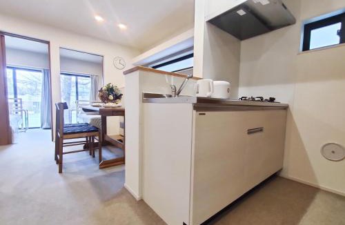Honmachi Apartment | C2 Shibuya new hotel, 2 bedrooms and 1 living room, 7 mins to ST Max 6P 渋谷全新酒店 全新装修 两室一厅 交通中心 车站7分钟 最大6人 直达新宿 涉谷 表参道 品川 池袋 上野 代代木 银座 原宿