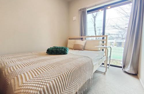 Honmachi Apartment | C2 Shibuya new hotel, 2 bedrooms and 1 living room, 7 mins to ST Max 6P 渋谷全新酒店 全新装修 两室一厅 交通中心 车站7分钟 最大6人 直达新宿 涉谷 表参道 品川 池袋 上野 代代木 银座 原宿
