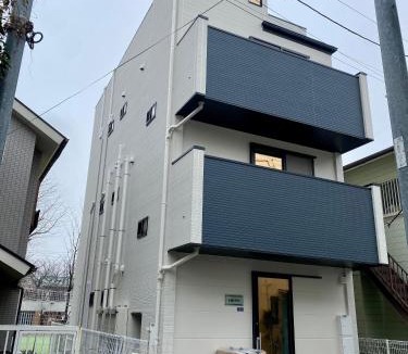 Honmachi Apartment | C2 Shibuya new hotel, 2 bedrooms and 1 living room, 7 mins to ST Max 6P 渋谷全新酒店 全新装修 两室一厅 交通中心 车站7分钟 最大6人 直达新宿 涉谷 表参道 品川 池袋 上野 代代木 银座 原宿