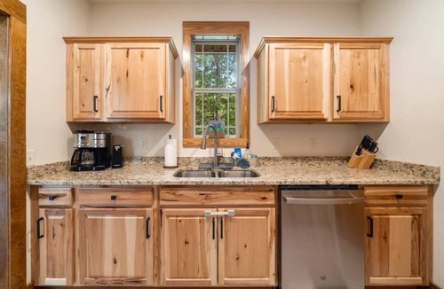 Lake Lure House | Cabin: Newly Built, Amazing Lake&Mtn Views, Gas Fire Pit, Hot Tub, Fully Stocked, New Appliances, 3 King Beds, 1 Floor