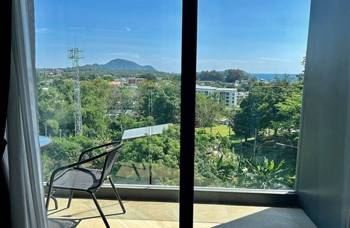 Ban Saiyuan Apartment | Calypso Rawai: Sea View Apt, 600m to Beach #C4